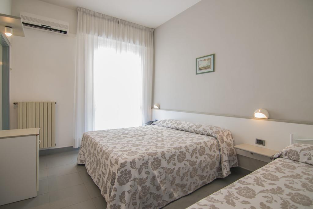 B&B Hotel Souvenir Cesenatico Quarto foto